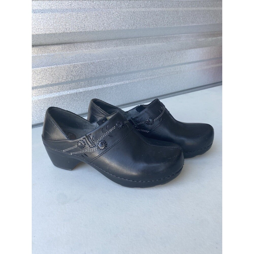 Dansko Black Leather Floral Embroidered Heeled Clogs Slide Shoes Womens Size 39